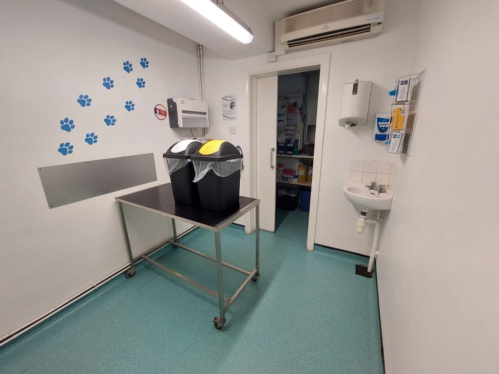 wendover heights vets consulting room 1024x768 1.jpg